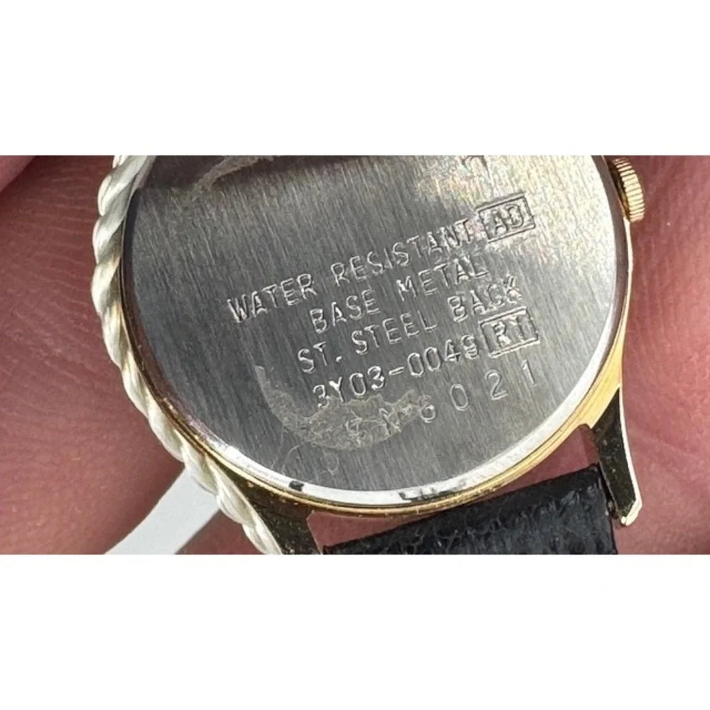 New Seiko Mickey Mouse Watch Womens Gold Leather Vintage Disney 3Y03-0049 Box